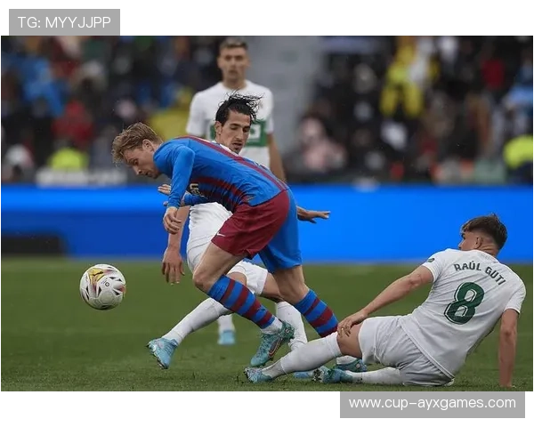 赛场空前激烈：欧冠比赛中的“胶着”时刻，欧冠拍成